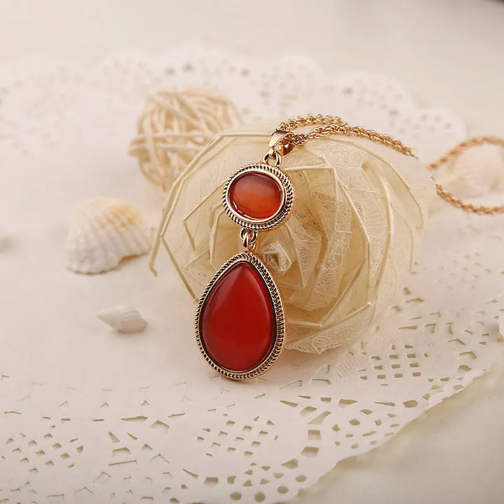 Verdeluxe East Necklace