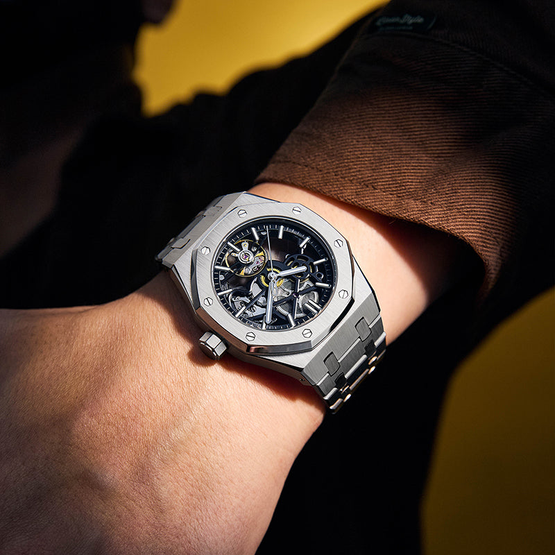 Dominus Watch