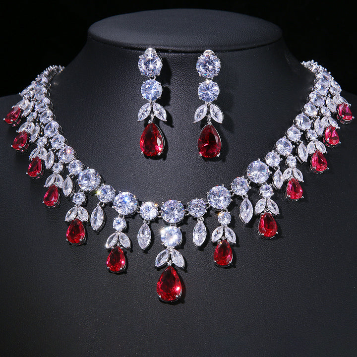 Noir Belle Necklace and Earrings Set