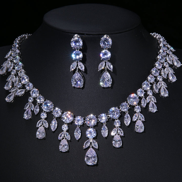 Noir Belle Necklace and Earrings Set