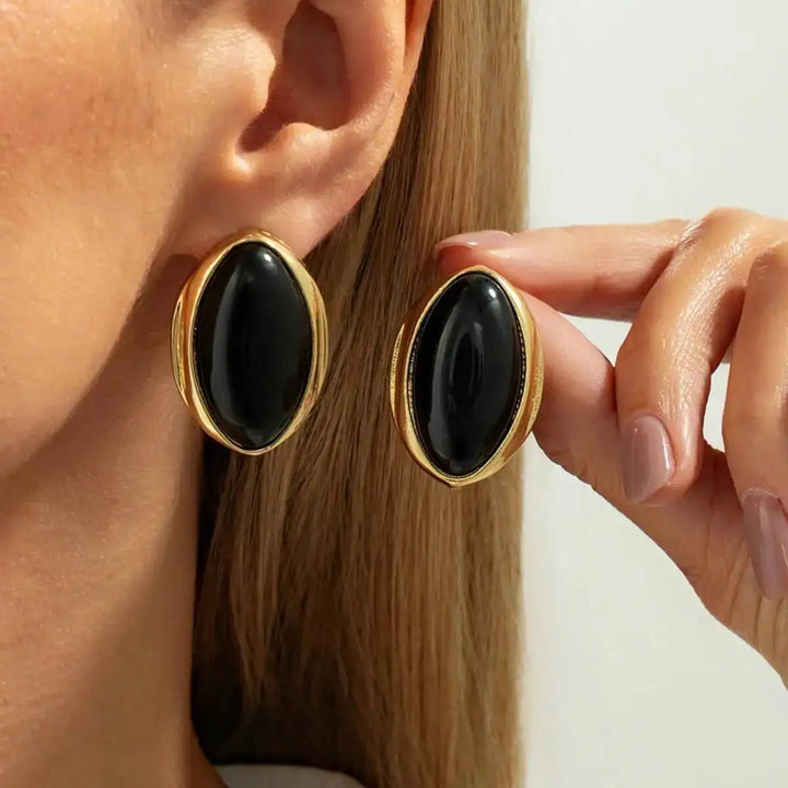 Verdeluxe Oval Earring
