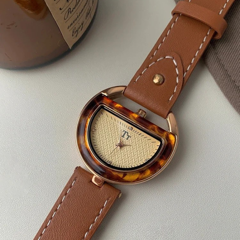 Nova Dial Watch