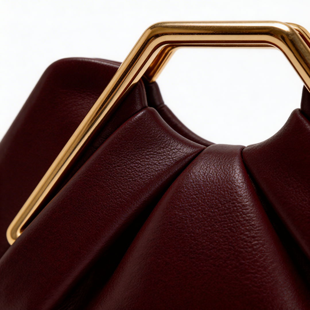 Mira Sculpt Clutch